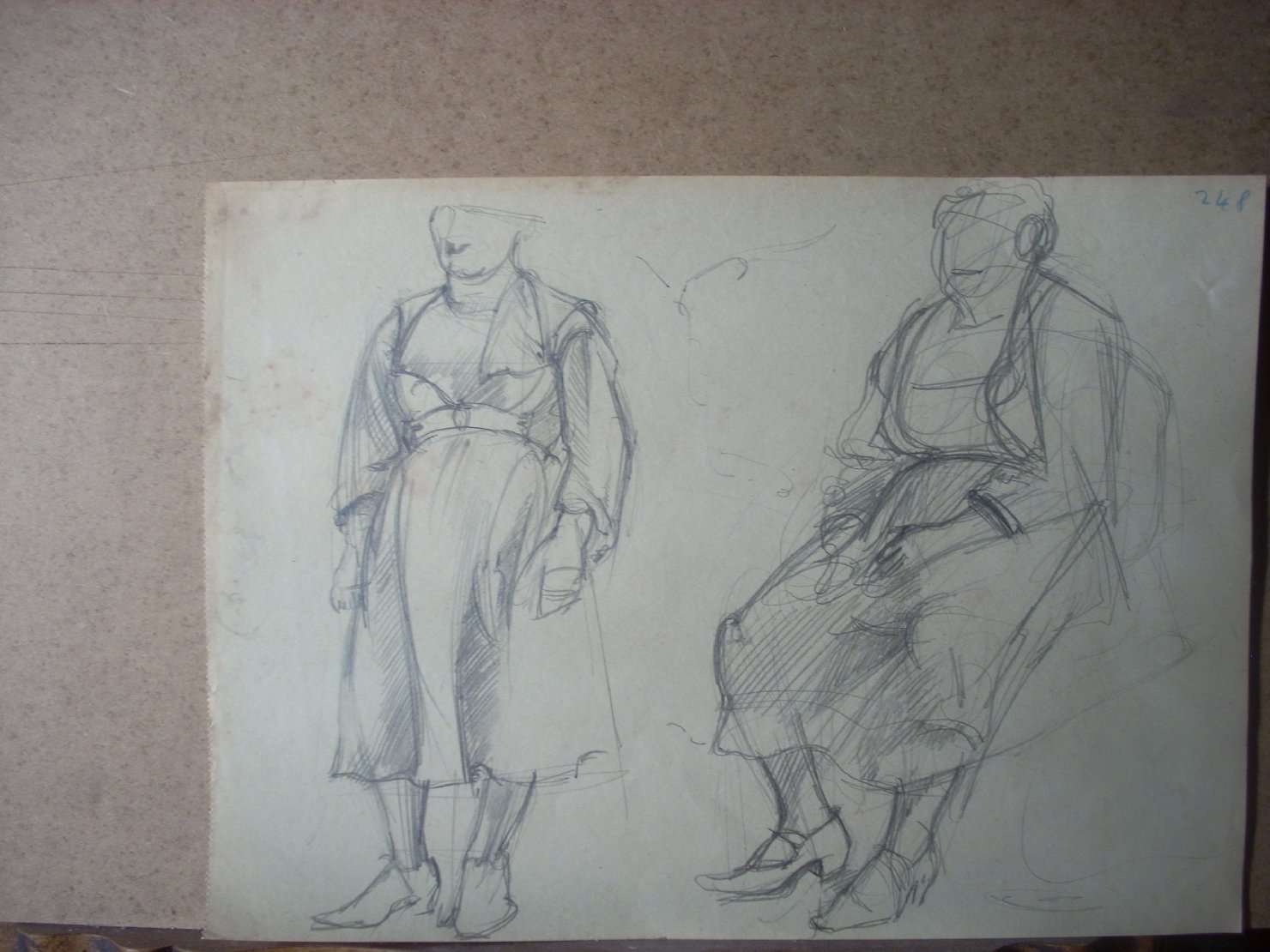 Schizzi vari di Assunta 139, figura femminile (disegno) di Ciamarra Elena (sec. XX)