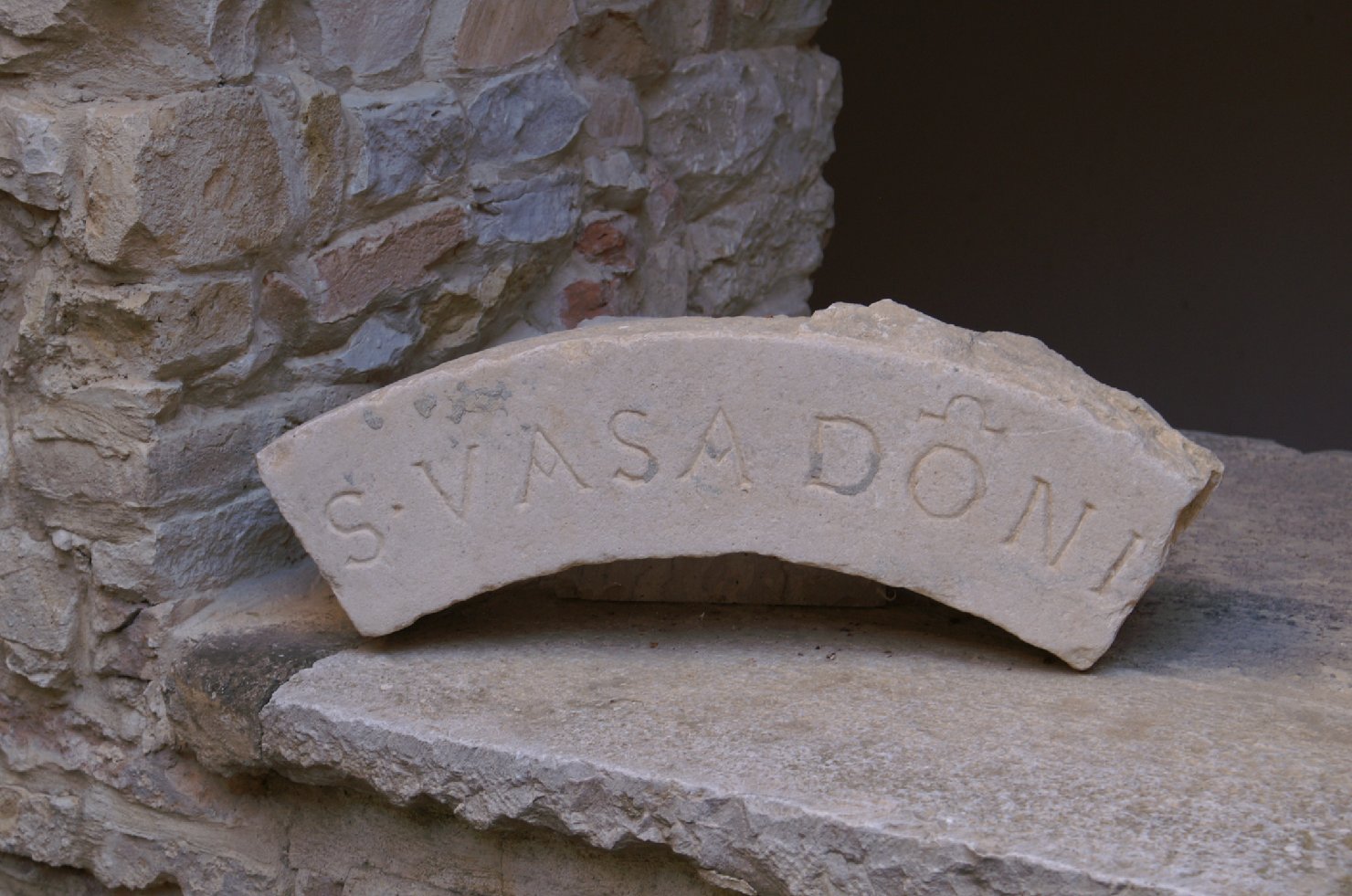 decorazione plastico-architettonica, frammento - bottega molisana (sec. XVI)