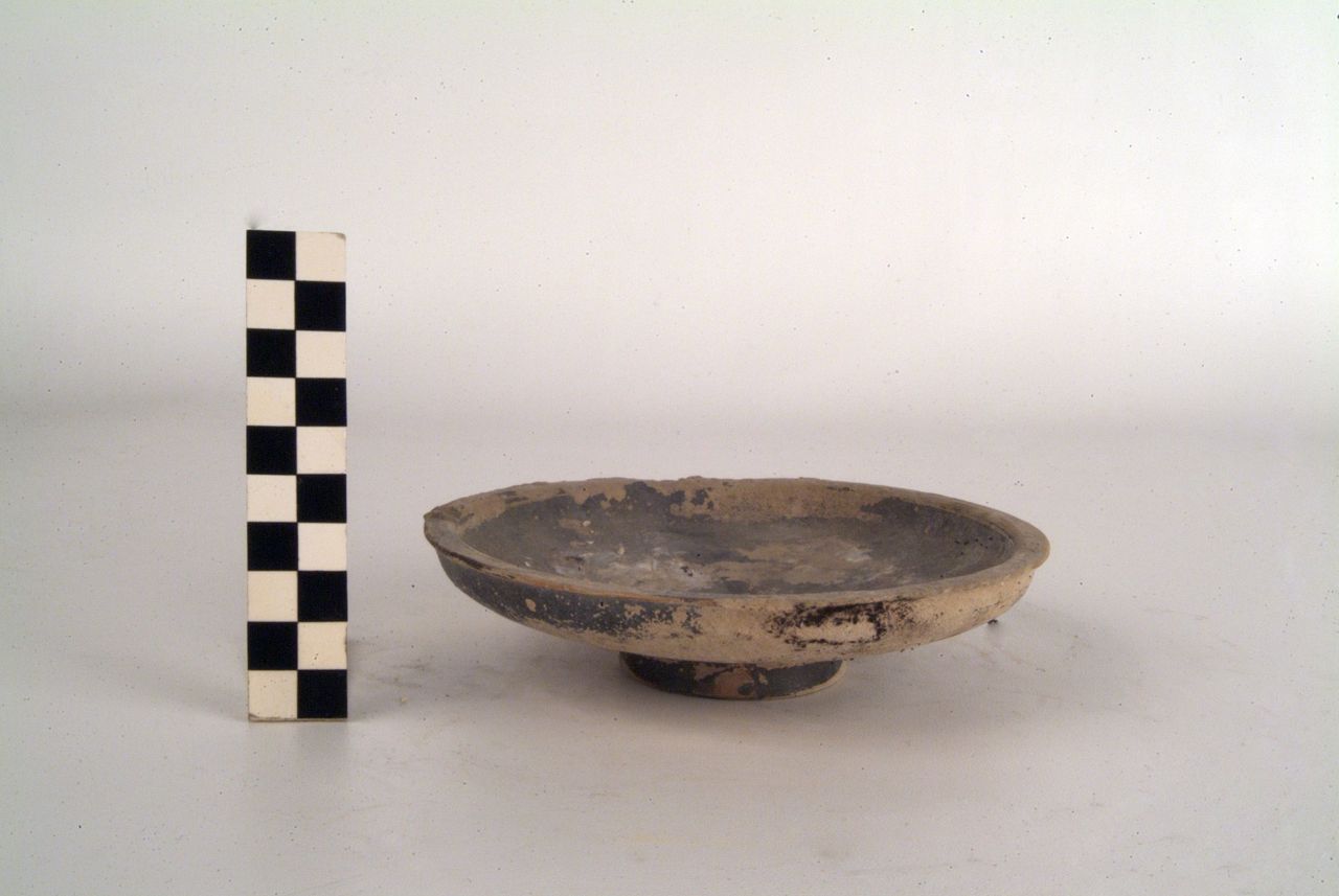 PIATTELLO - produzione apula (sec. IV a.C)