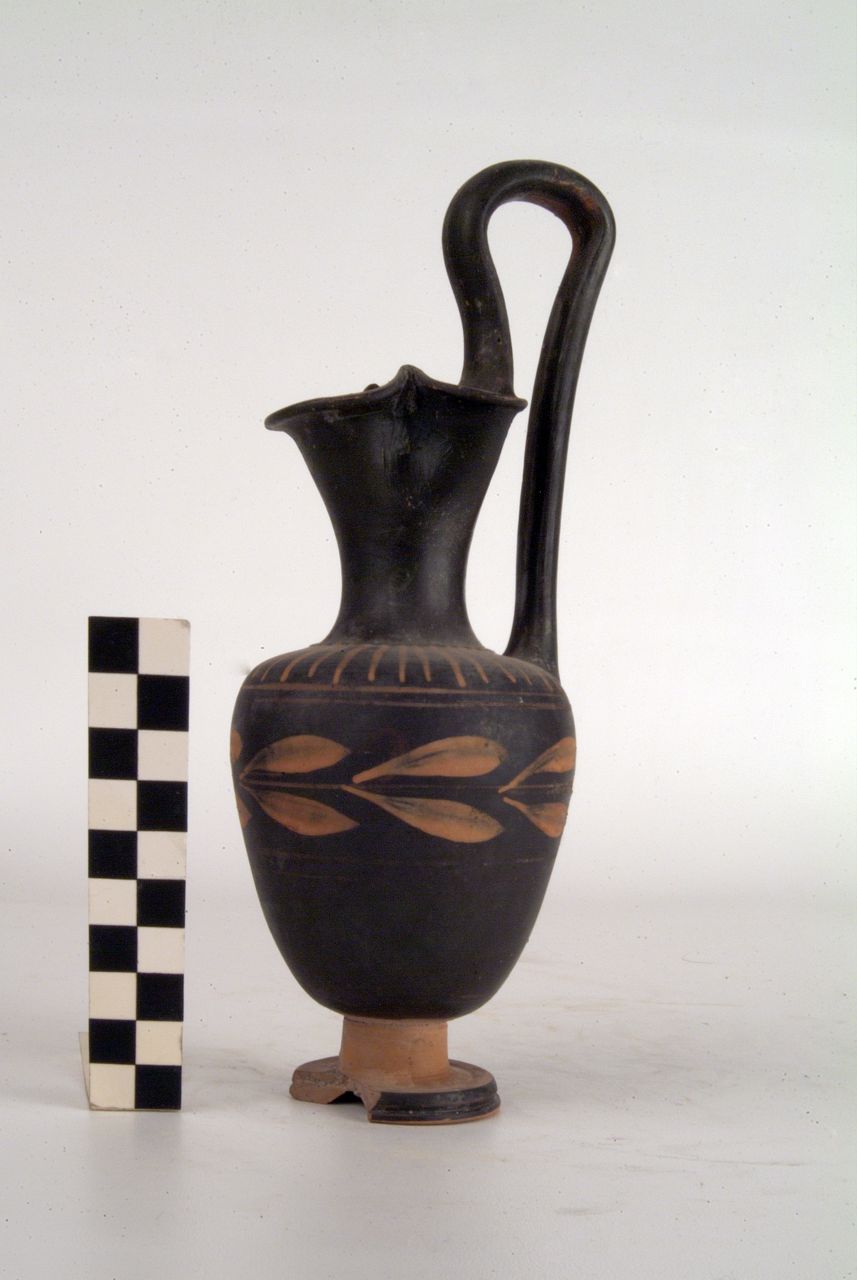 OINOCHOE A BOCCA TRILOBATA, vicina a Morel, tipo 5616b 1 - ambito apulo (sec. IV a.C)