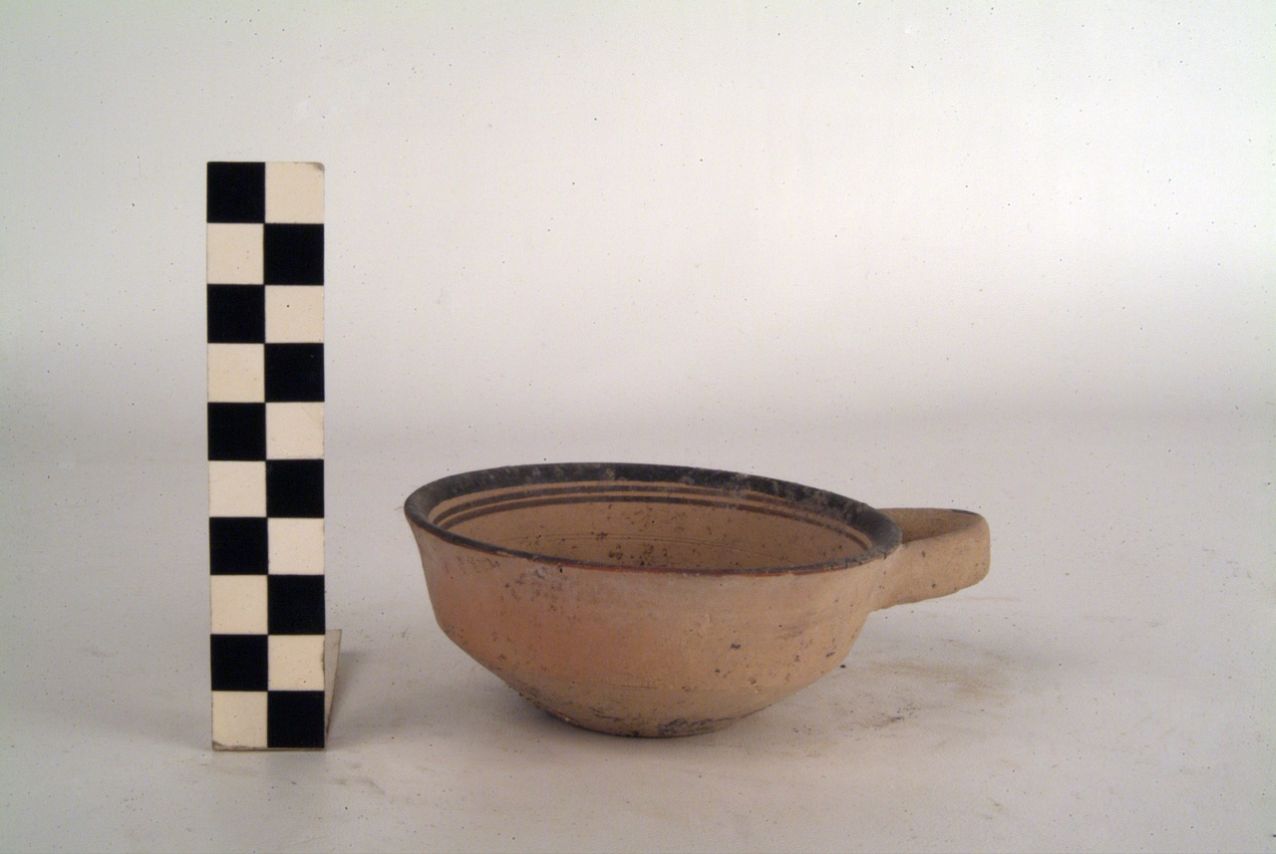 COPPETTA MONOANSATA - produzione apula (secc. IV/ III a.C)