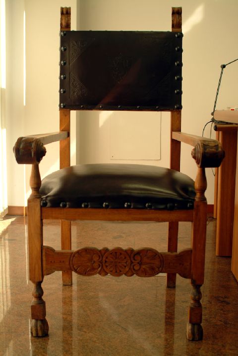 sedia - a braccioli - bottega Italia meridionale (primo quarto sec. XX)