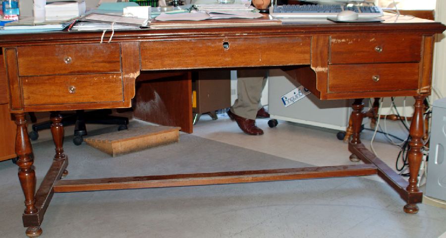 scrivania - bottega italiana (metà sec. XX)