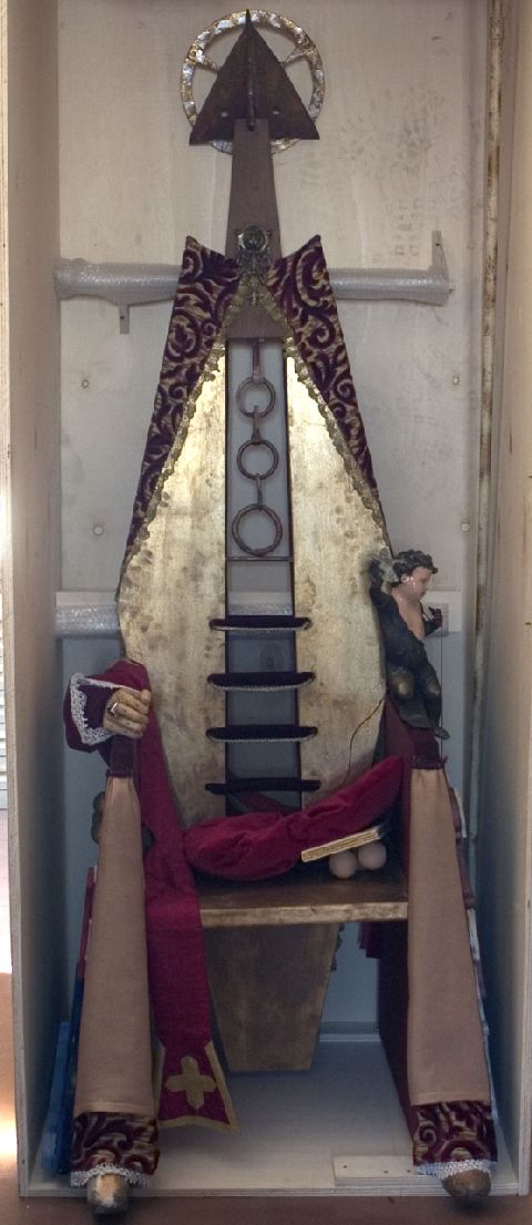 La sedia del Santo, Sedia tipo vescovile (scultura) di Di Terlizzi Anna Maria (sec. XXI)