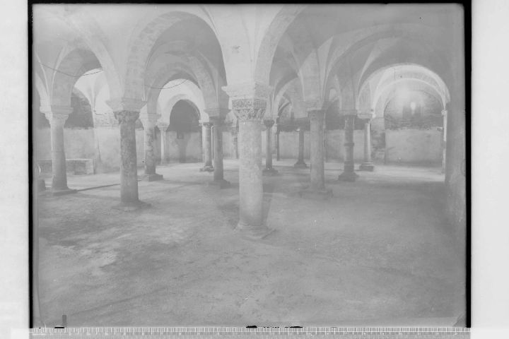 BARI - Basilica di S. Nicola - Cripta (negativo) di Foto Ficarelli, Riproduzione Soprintendenza (XX)