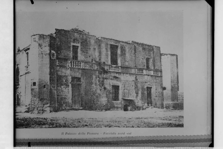 Foggia - Castello medioevale detto Palazzo della Pianara (negativo) di Anonimo, Anonimo (XX)