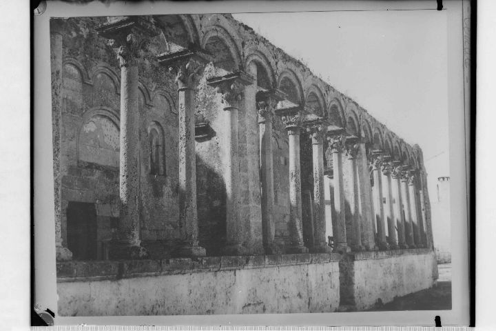 Squinzano (Le), chiesa di S. Maria delle Cerrate (negativo) di Anonimo (XX)