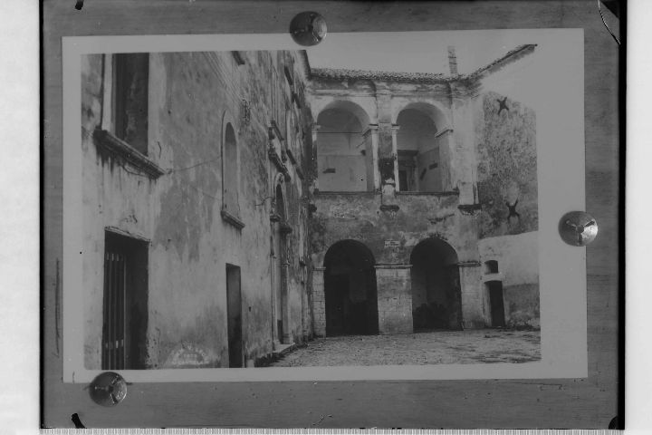 Ascoli Satriano (Fg), Castello Ducale (negativo) di Leone (XX)