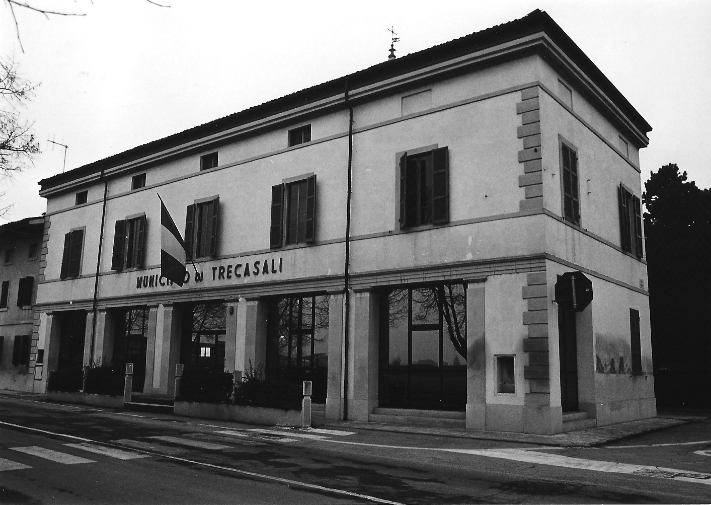 Municipio di Trecasali (palazzo, comunale) - Trecasali (PR)  (sec. XIX)