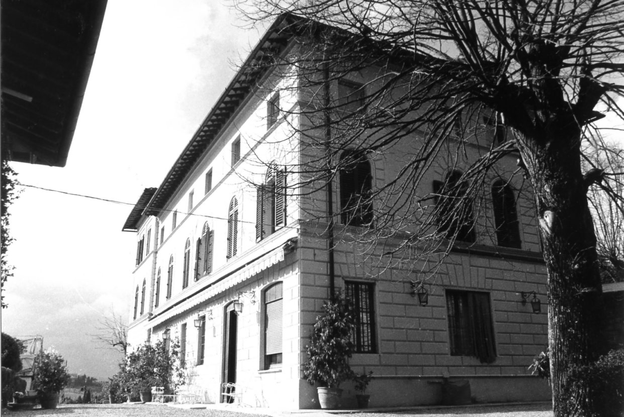 VILLA SCACCIAPENSIERI (villa, signorile) - Siena (SI)  (XVIII; XVIII)