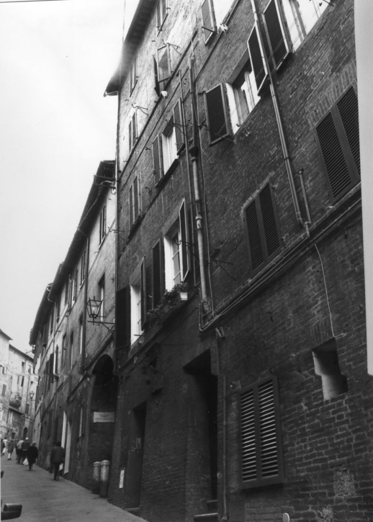 CASA IN VIA VALLEROZZI (casa, in linea) - Siena (SI)  (XIII, fine; XIV, inizio; XV, inizio)