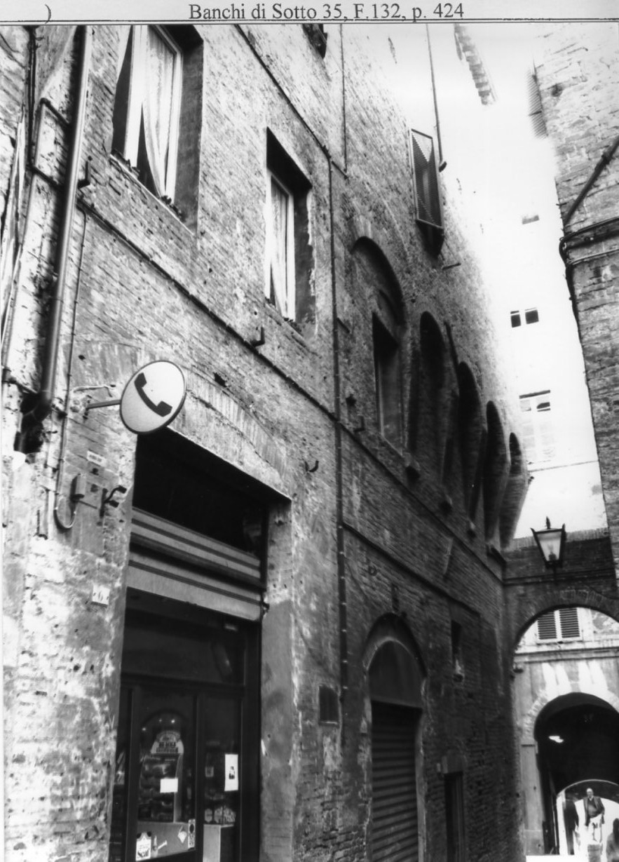Palazzo Vincenti poi Cinughi (porzione) (palazzo, nobiliare) - Siena (SI) 