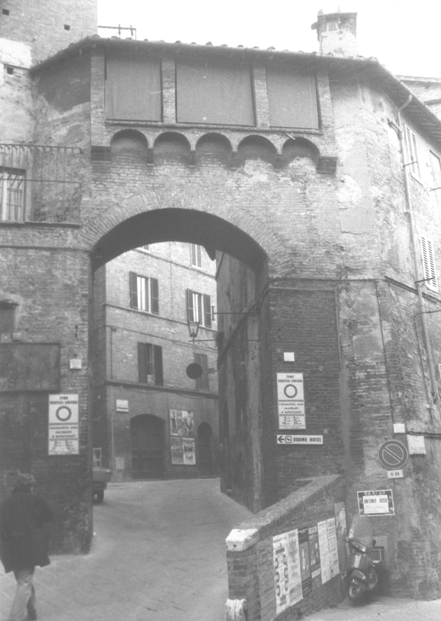 Arco di S. Lucia o Porta Oria (porta, urbana) - Siena (SI) 