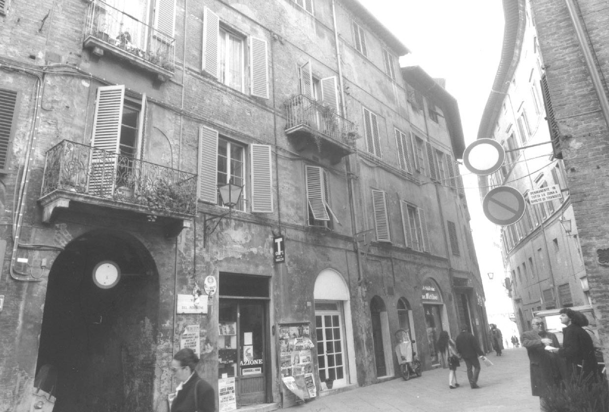 Palazzo di origine medievale (palazzo, privato) - Siena (SI) 