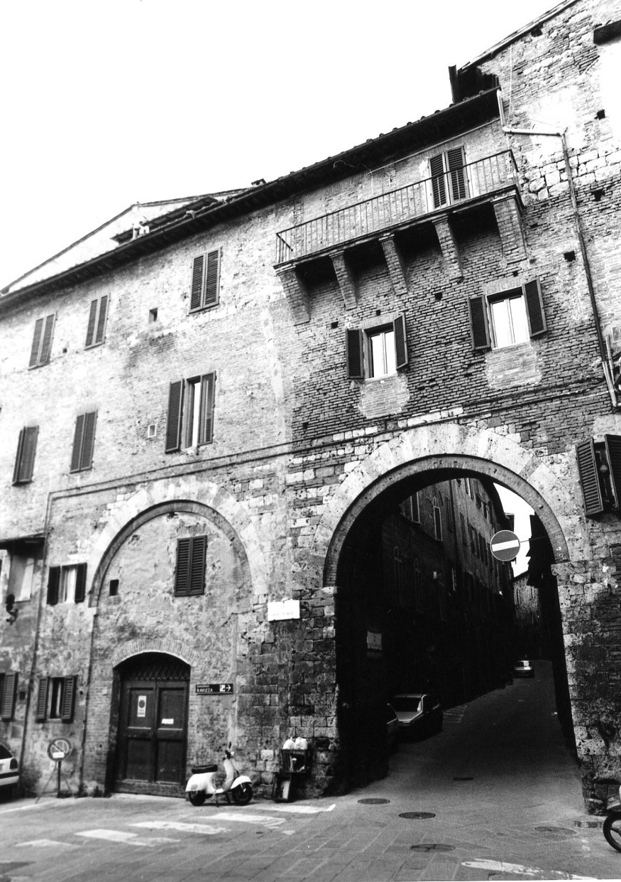 LE DUE PORTE DI STALLOREGGI (porta urbana, urbana) - Siena (SI) 