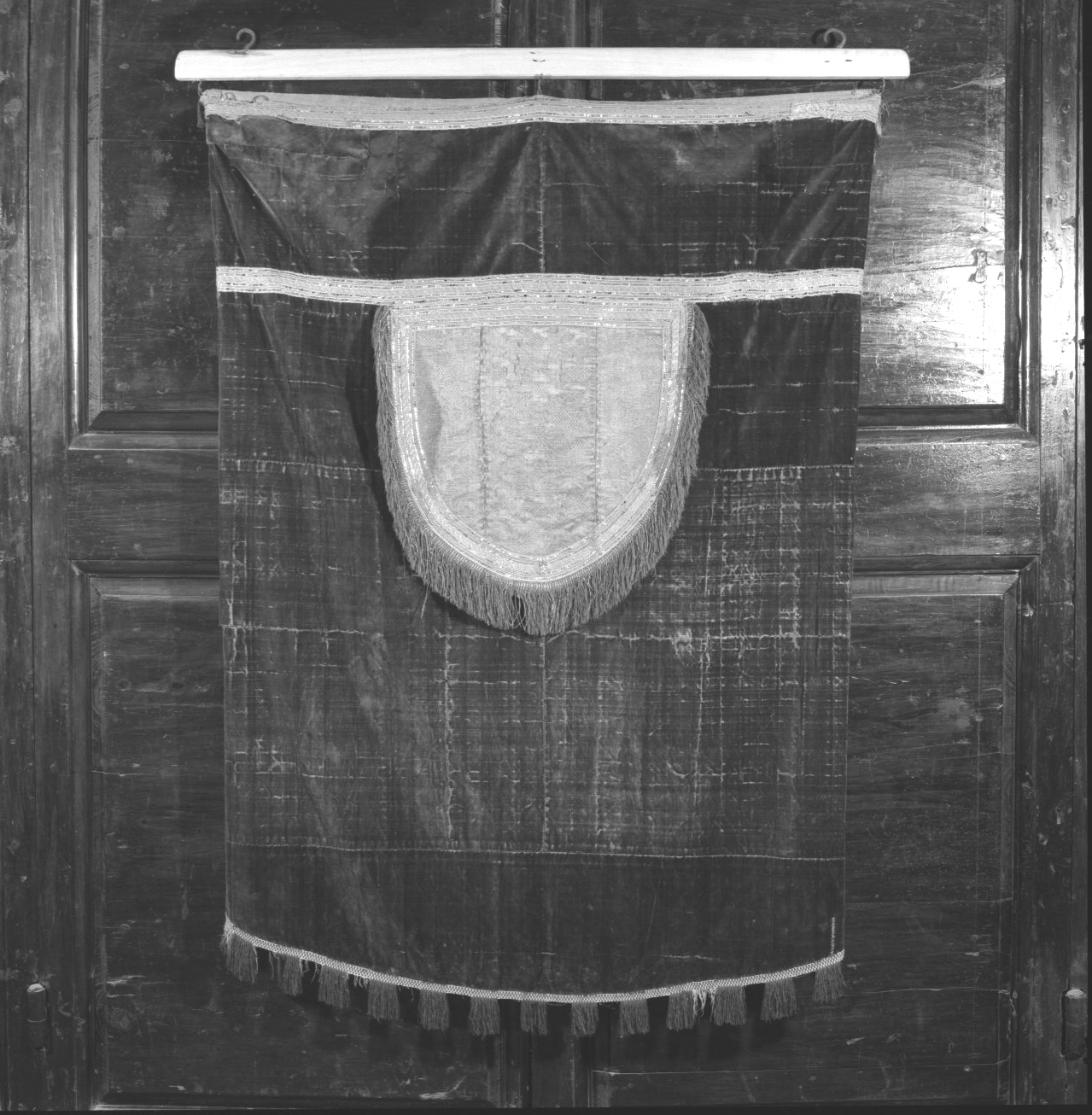 Madonna con Bambino e Santi (piviale) - manifattura italiana (prima metà sec. XVIII)