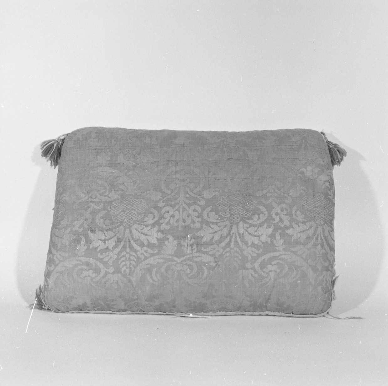 cuscino, serie - manifattura senese (secc. XVII/ XVIII)