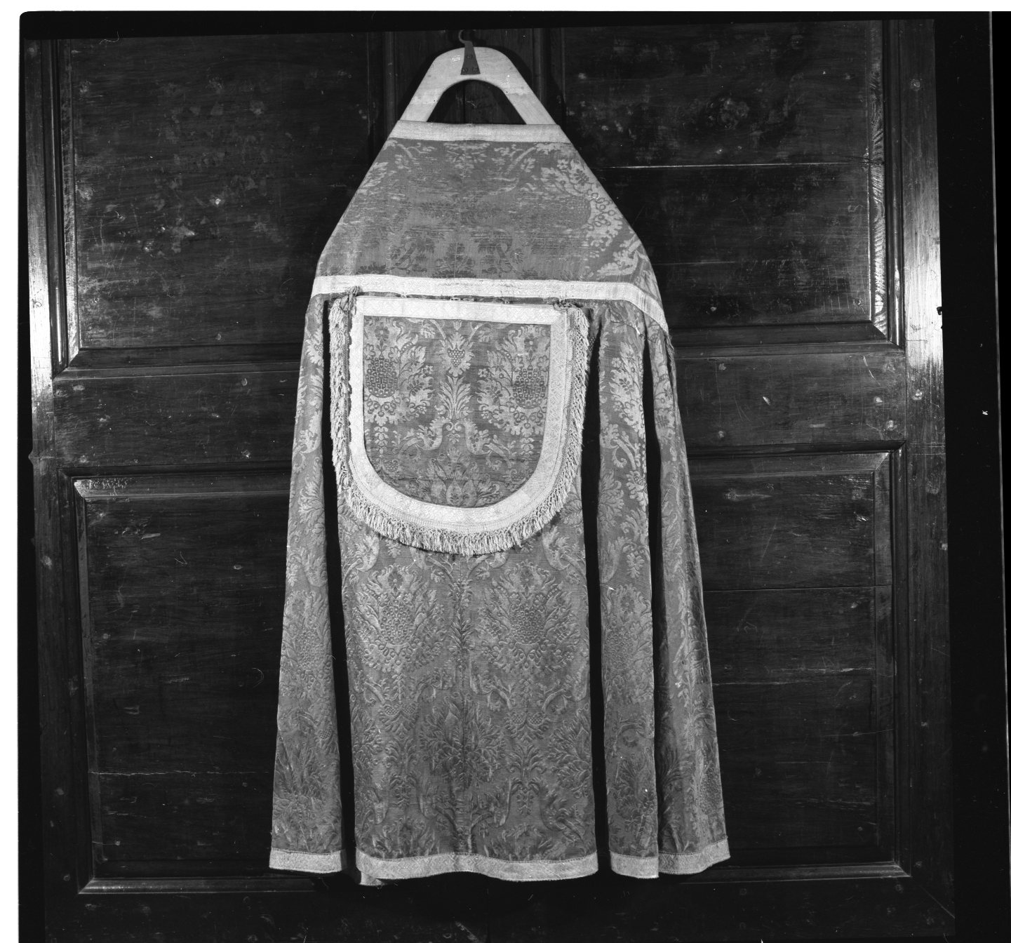 scena di caccia (piviale) - manifattura italiana (sec. XVII)