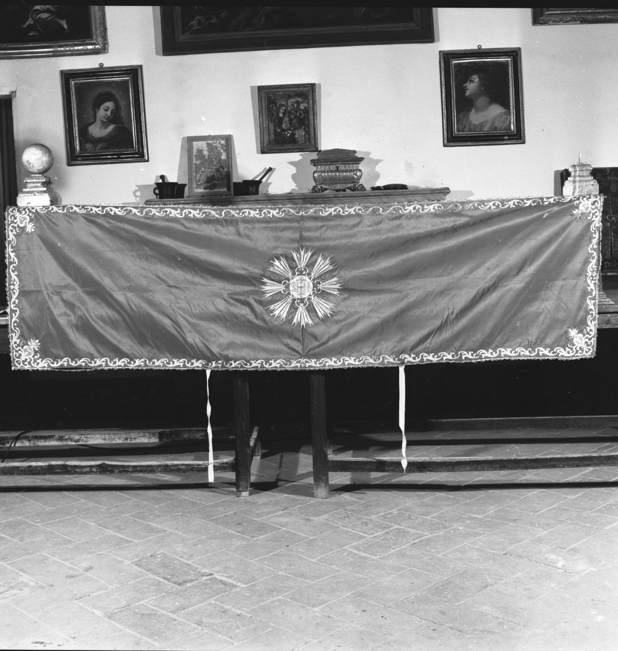 monogramma cristologico (velo omerale) - manifattura italiana (sec. XIX)