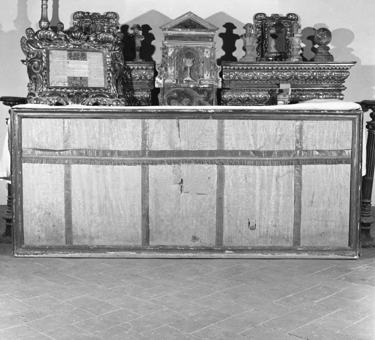 paliotto - a pannello piano - manifattura italiana (fine/ inizio secc. XVIII/ XIX)