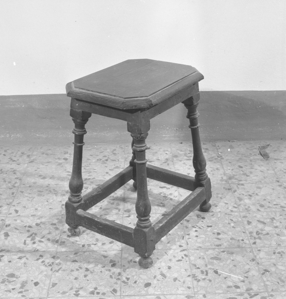 sgabello - bottega senese (sec. XVII)