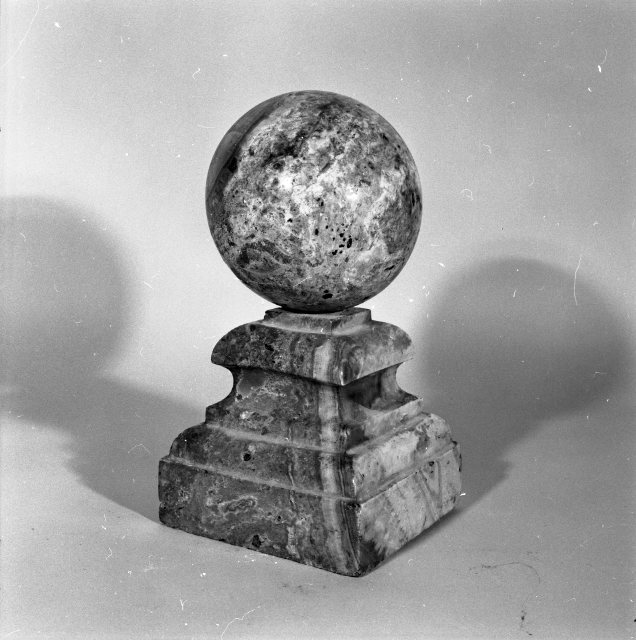 piedistallo - bottega senese (metà/ metà secc. XVII/ XVIII)