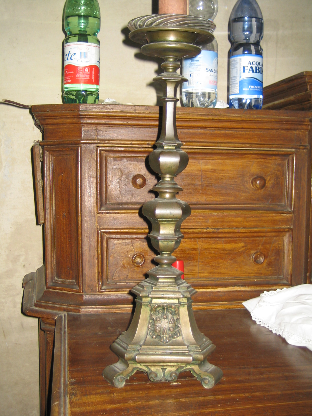 candeliere d'altare, serie - bottega toscana (XVIII)