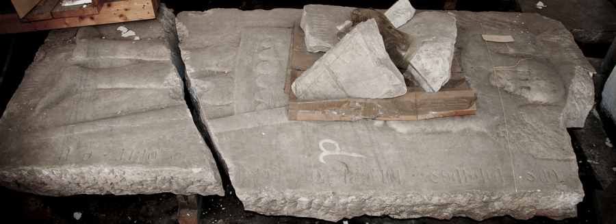 lapide tombale - ambito toscano (Sec. XIV)