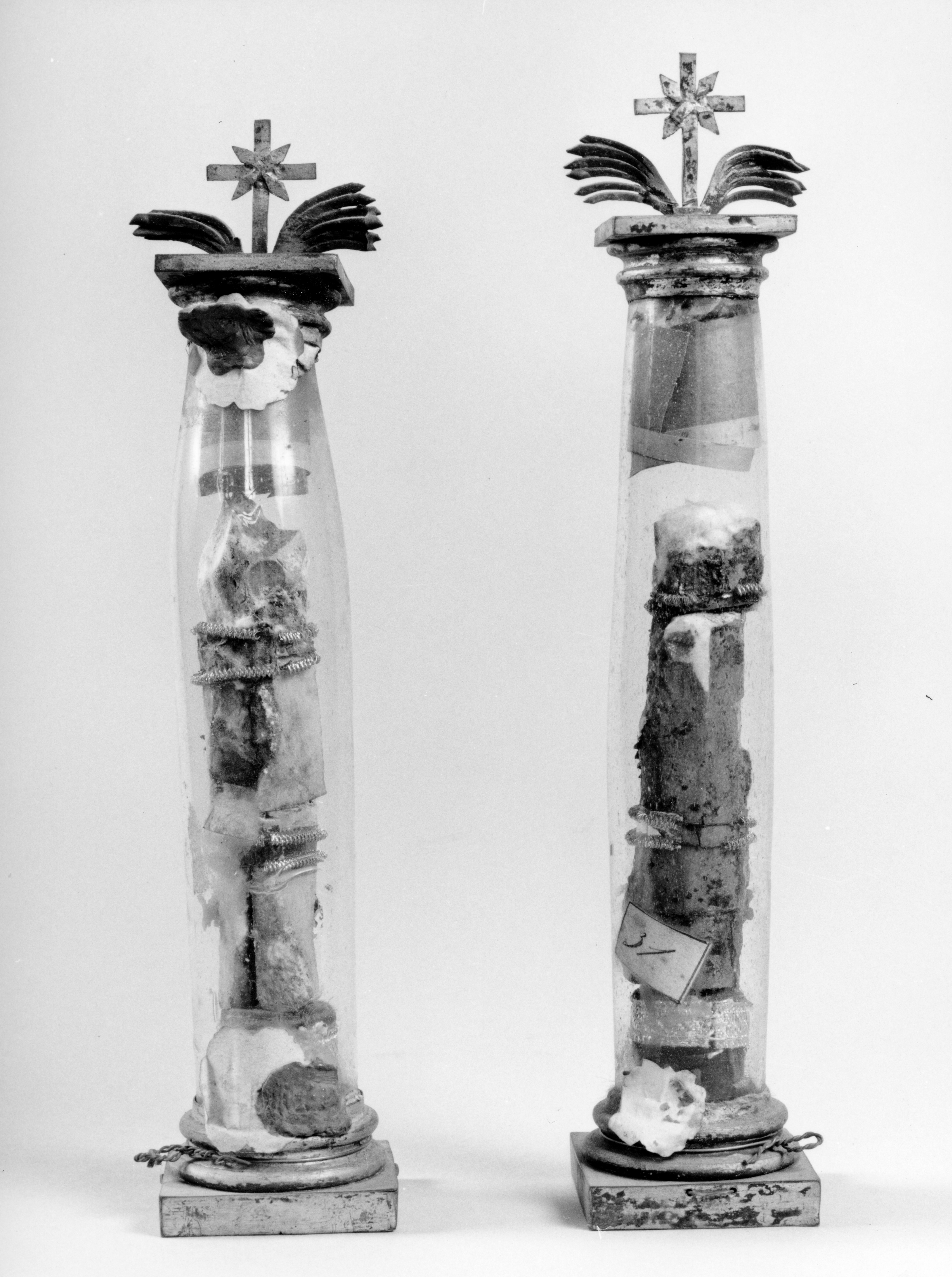reliquiario architettonico - a colonna, serie - produzione toscana (seconda metà sec. XIX)