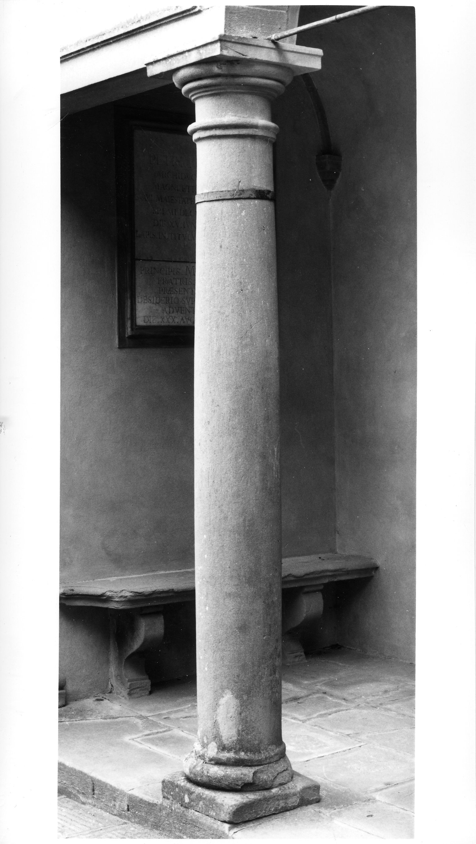 colonna, serie - produzione toscana (sec. XVIII)