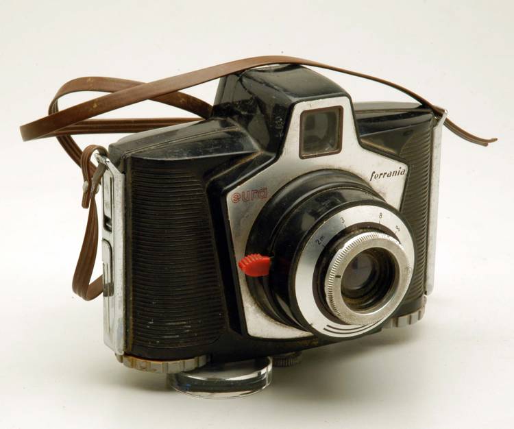 Fotocamera, 6x6 in b/n o a colori su pellicola 120 - Ferrania (metà XX sec)