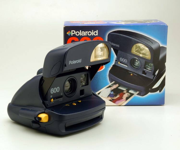 Fotocamera, Polaroid - Polaroid UK Ltd (ultimo quarto XX sec)