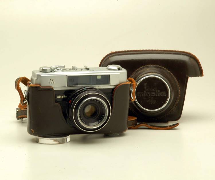 Fotocamera, a telemetro - Minolta (metà XX sec)