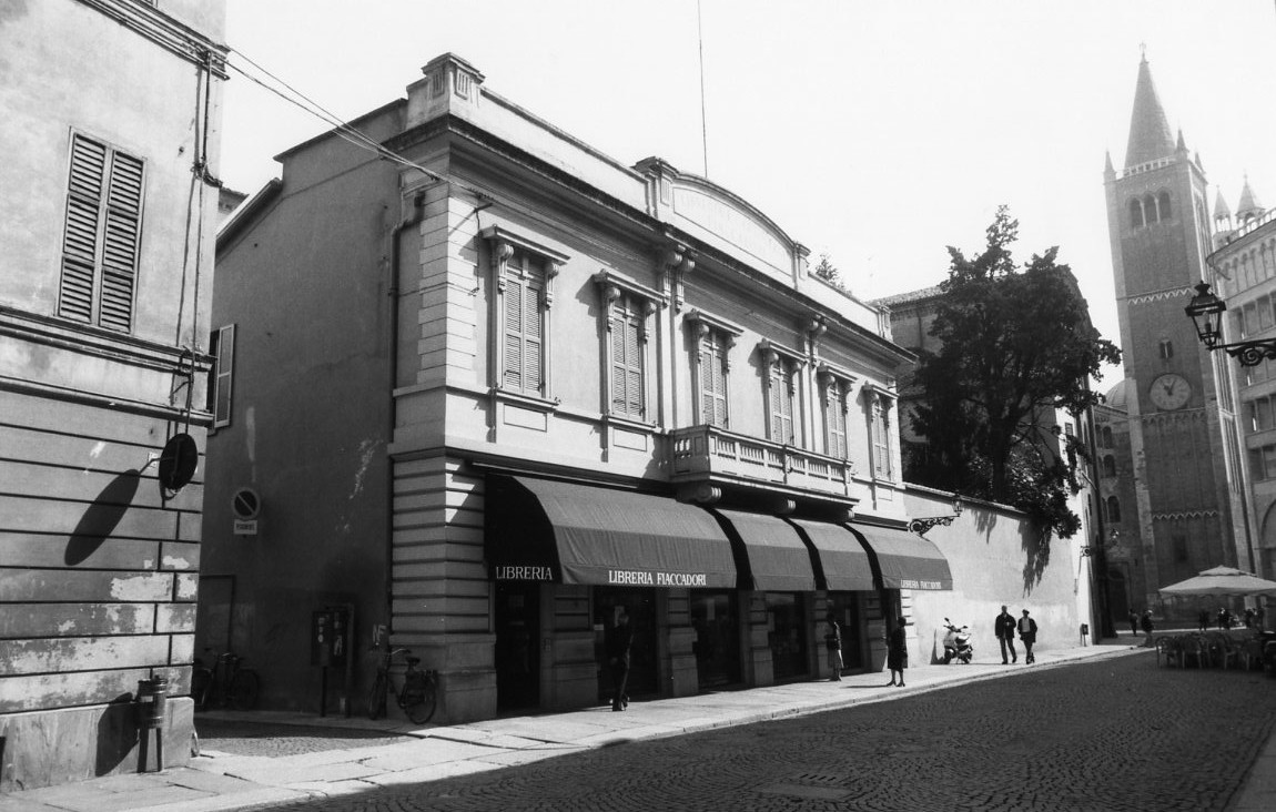 Libreria Fiaccadori (palazzo) - Parma (PR)  (sec. XX, prima metà)