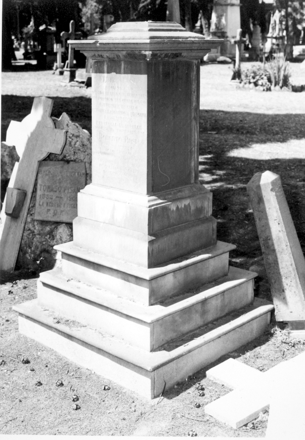 Elvira busu-robero busu (monumento funebre)