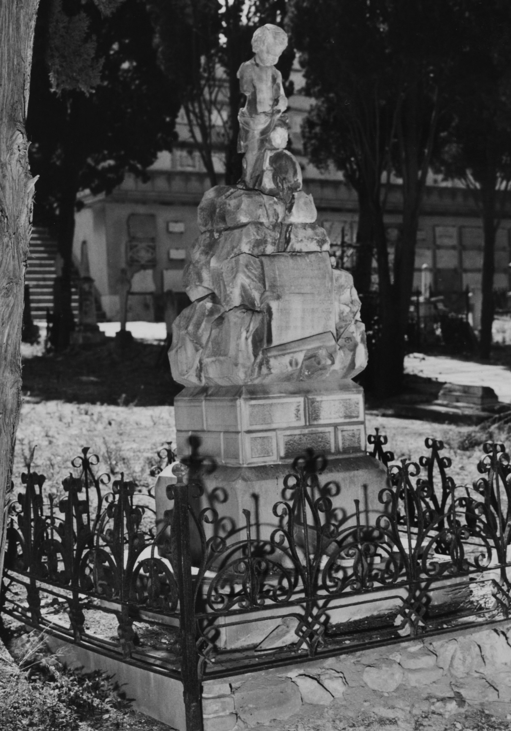 Monumento funebre