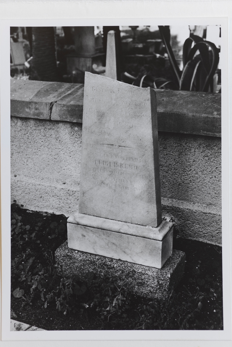 Gustavo lacioni (?)/ luigi e remo (monumento funebre, frammento)