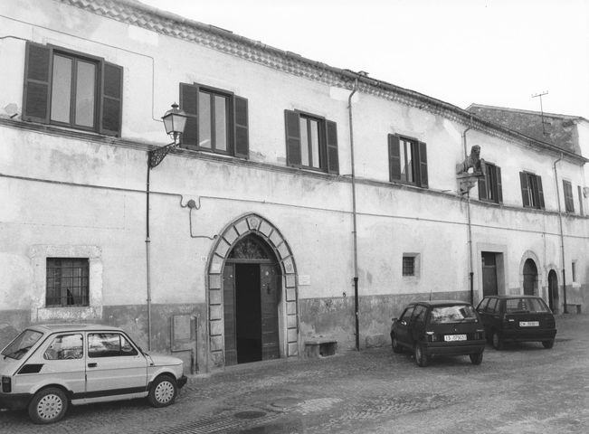 Palazzo Apollonio (palazzo, gentilizio) - Agnone (IS) <br>Condizioni d'uso: <a class='link-esterno' href='https://docs.italia.it/italia/icdp/icdp-pnd-circolazione-riuso-docs/it/v1.0-giugno-2022/testo-etichetta-BCS.html' target='_bcs'>Beni Culturali Standard (BCS)</a>