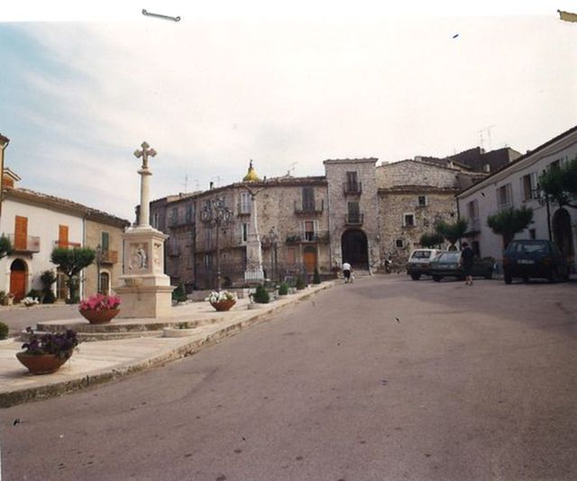 Casa Giovannitti-Mastrangelo (casa, bifamiliare, porta urbica) - Oratino (CB) 