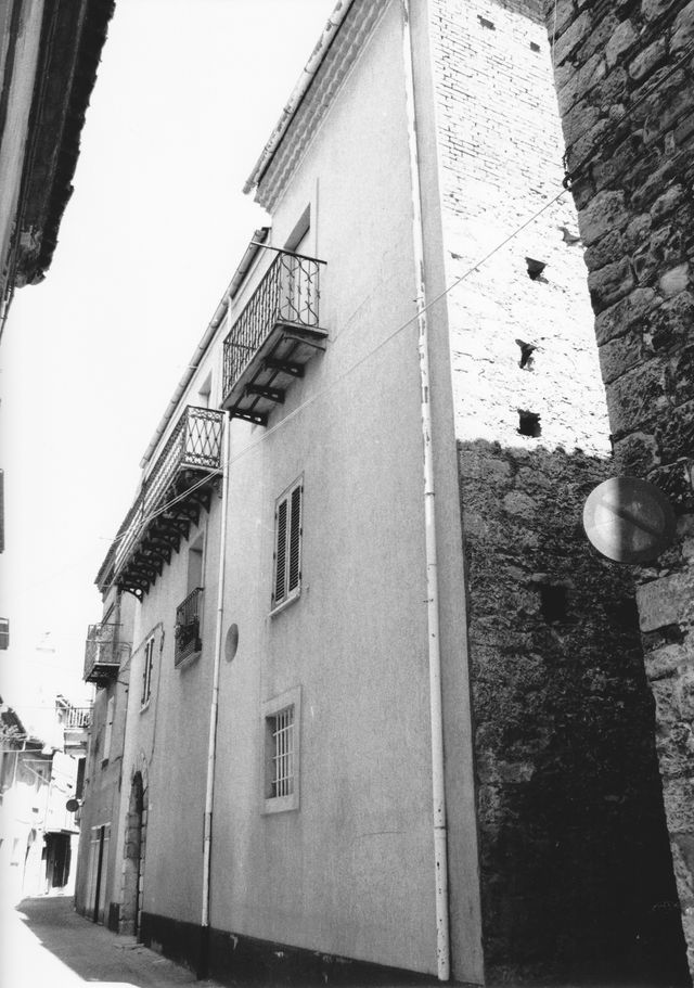 ex-Palazzo Busico (palazzo, plurifamiliare) - Montenero di Bisaccia (CB) 