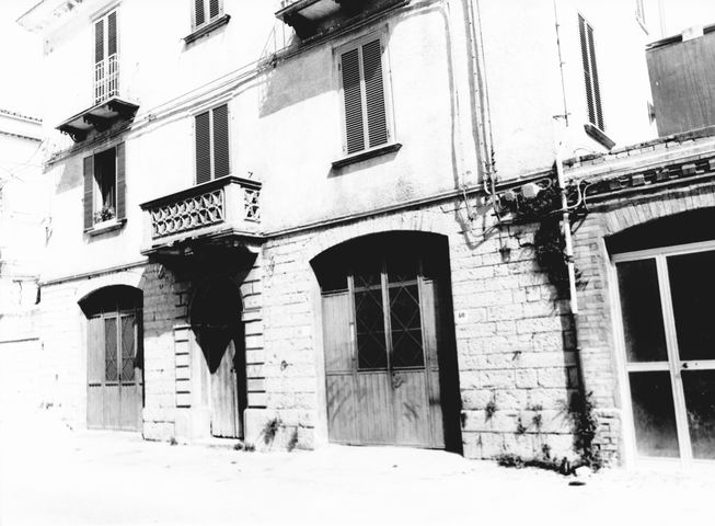 palazzo, plurifamiliare - Montefalcone nel Sannio (CB) 