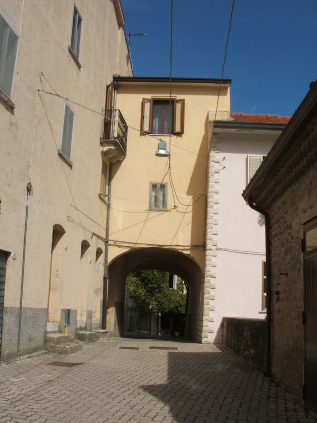 Casa Porta Pagana (casa e porta urbana) - Castel del Giudice (IS) 