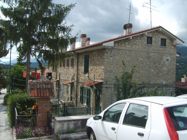 Quartiere UNRRA-CASAS (casa, a schiera) - Sant'Angelo del Pesco (IS) 