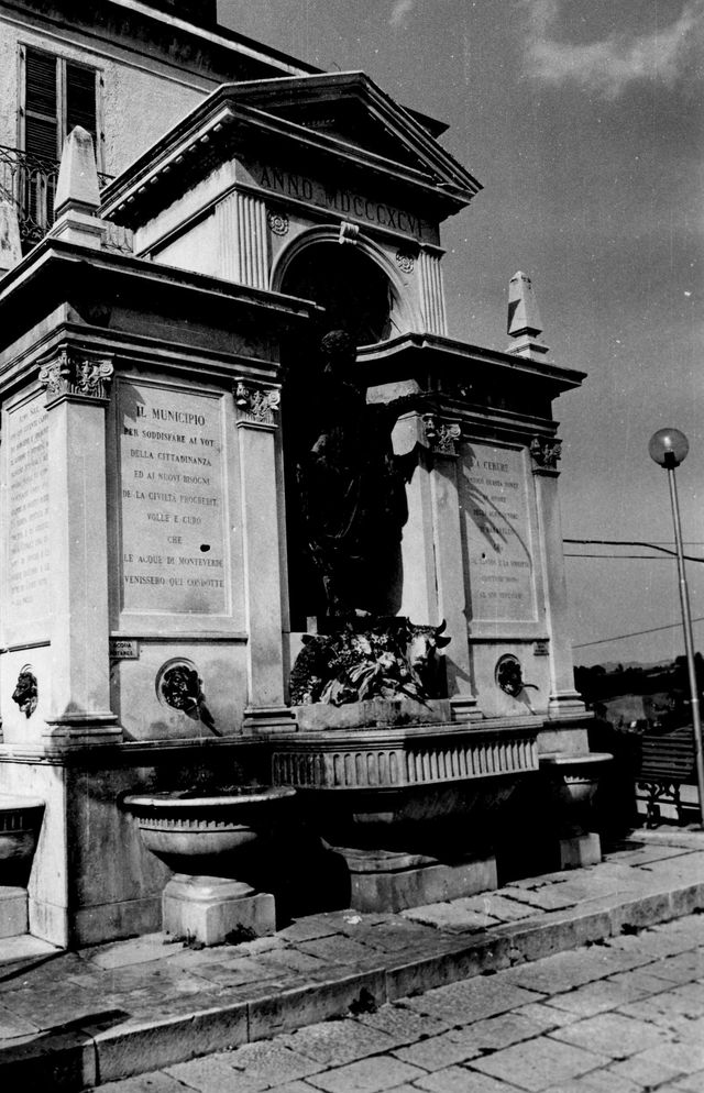 fontana, monumentale - Baranello (CB) 