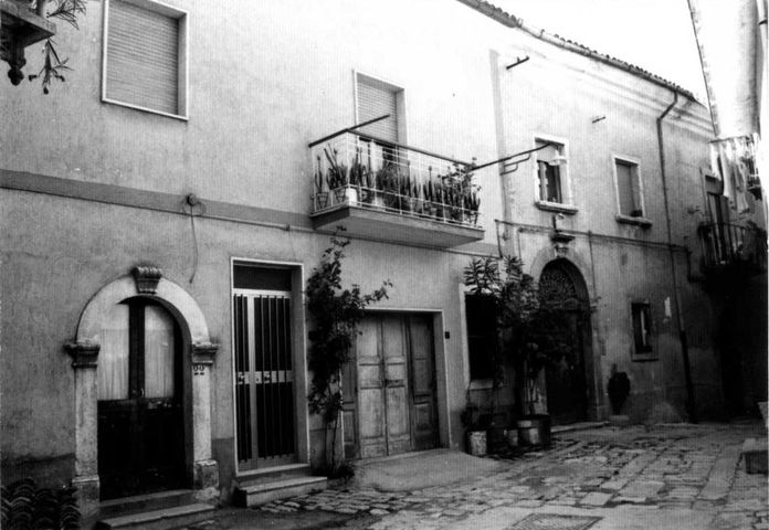 Palazzo del Ministro Santangelo (palazzo, gentilizio) - Busso (CB)  (XIX, inizio)