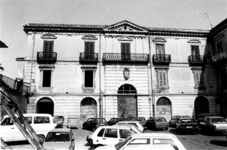 Palazzo Laurelli (palazzo, gentilizio) - Isernia (IS) 