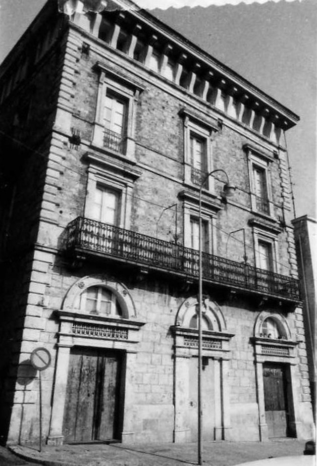 Palazzo Pecori-Veneziale (palazzo, gentilizio) - Isernia (IS) 