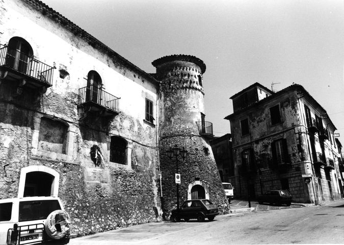 Palazzo Laurelli (palazzo, marchesale) - Fornelli (IS) 