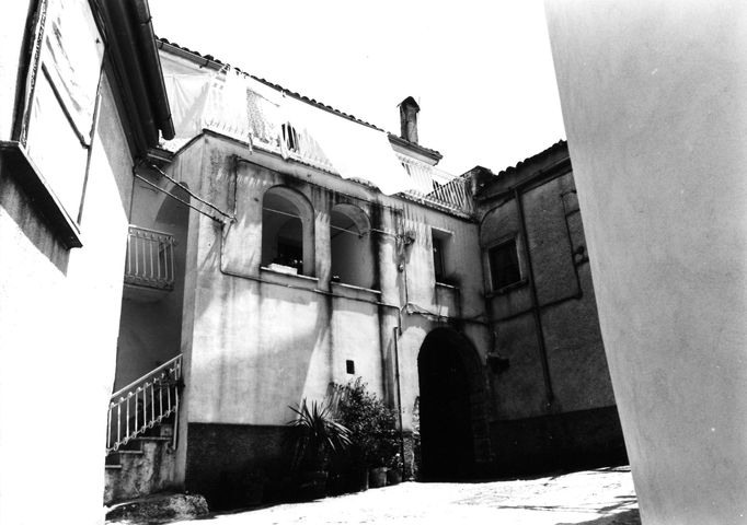 casa, con supportico - Fornelli (IS) 