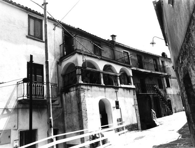 palazzo, gentilizio - Fornelli (IS) 